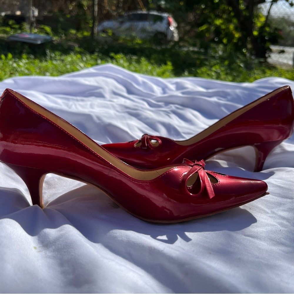 Vintage red kitten heels with bow